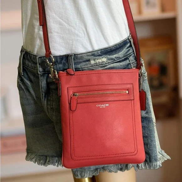 Authentic Coach Coral Leather Legacy Swingpack Crossbody Bag! COA - Picture 10 of 10